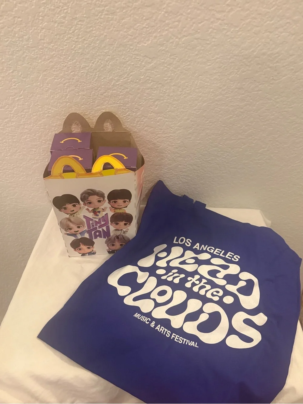 BTS McDonaldâs TinyTAN Figurine Set + Happy Meal Box, Stickers & FREE Tote Bag - Picture 9 of 12